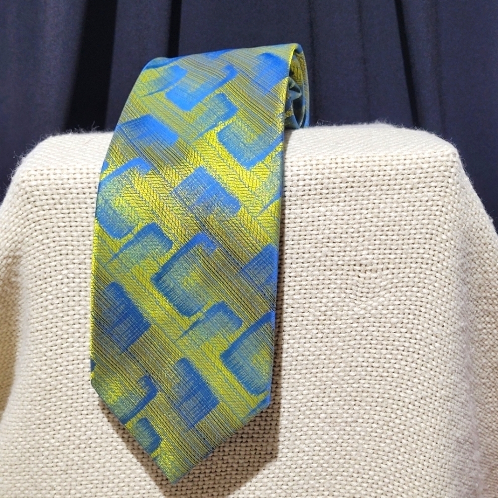 Wembley Necktie Shimmering Golden Yellow & Blue